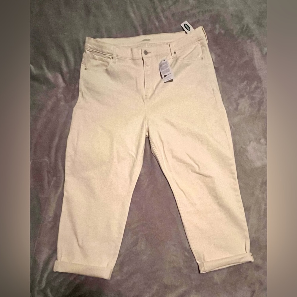 Old Navy  cream colored Jeans Size 18